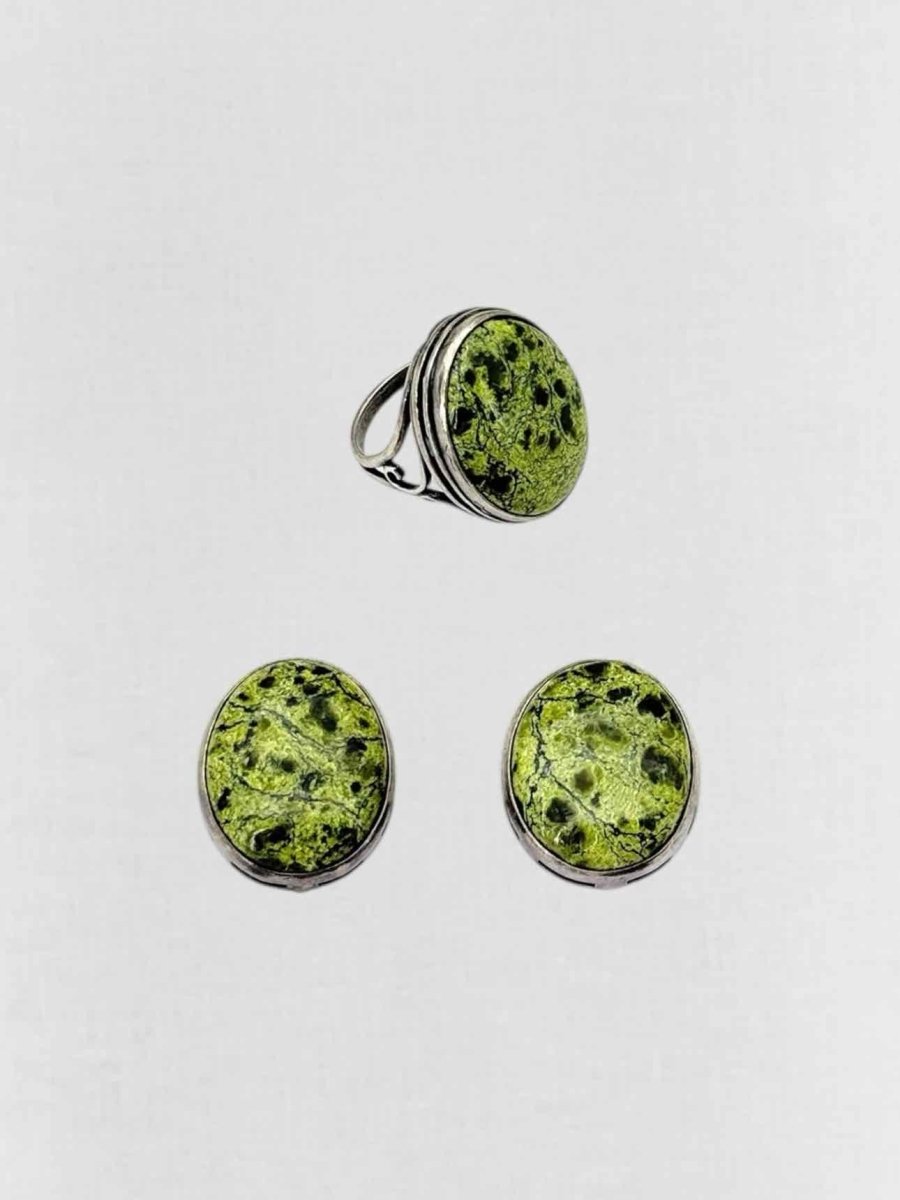 Pre - loved REEMS CLOSET Silver & Green Fashion Ring & Earrings at Reems Closet