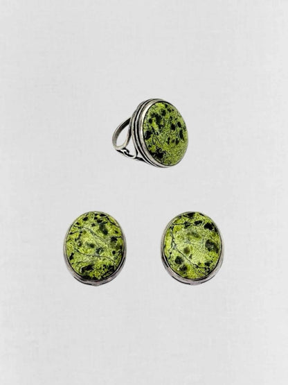 Pre - loved REEMS CLOSET Silver & Green Fashion Ring & Earrings at Reems Closet