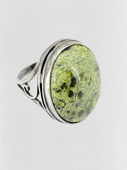 Pre - loved REEMS CLOSET Silver & Green Fashion Ring & Earrings at Reems Closet