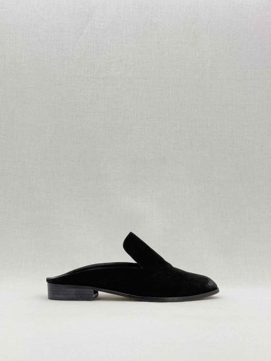 Pre - loved ROBERT CLERGERIE Black Size EU 39 Mules at Reems Closet