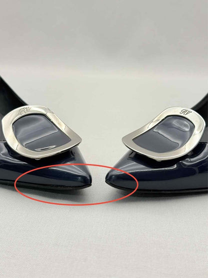 Pre-loved ROGER VIVIER Sexy Choc Navy Blue Size EU 38.5 Pumps at Reems Closet