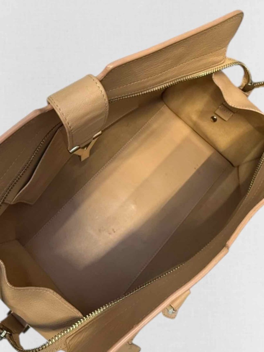 Pre - loved SAINT LAURENT Beige Shoulder Bag at Reems Closet