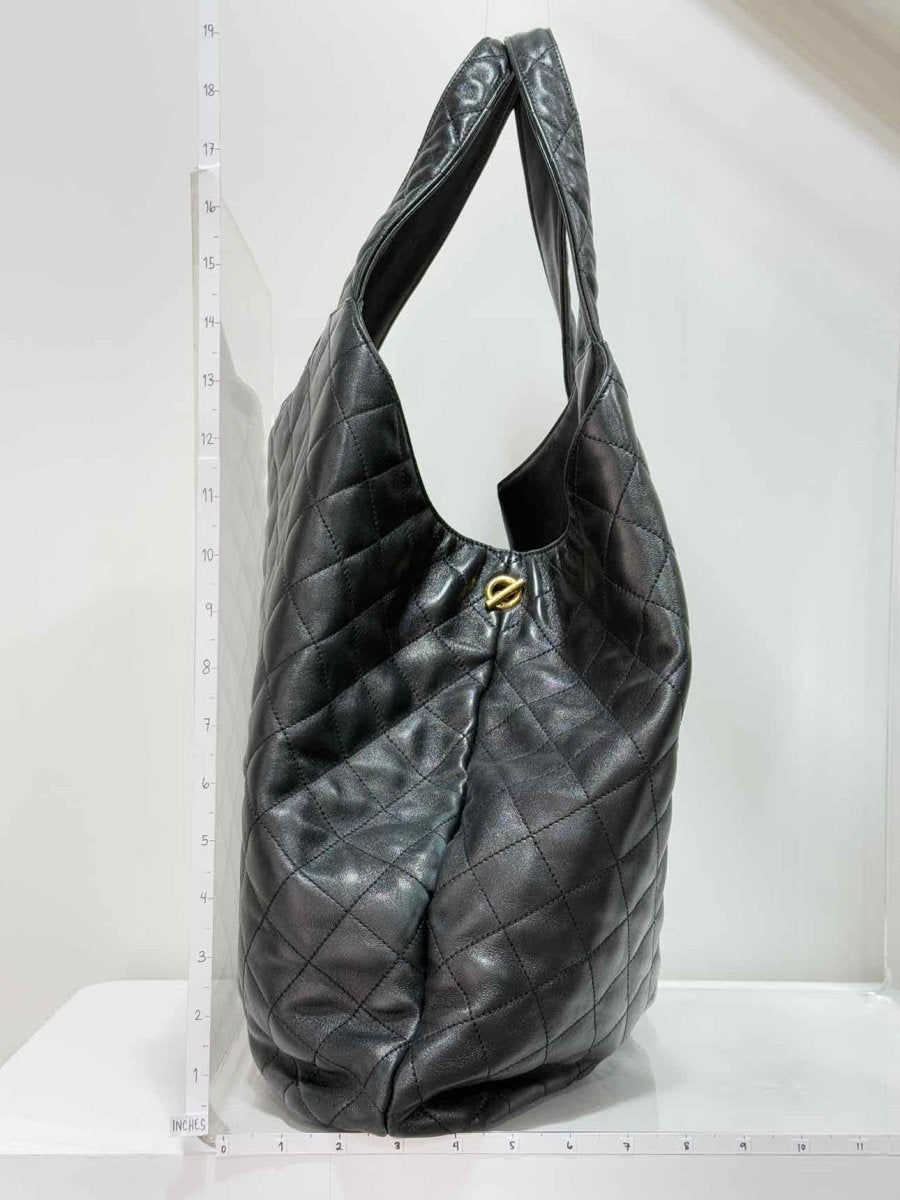 Pre-loved SAINT LAURENT Icare Black Tote Bag at Reems Closet