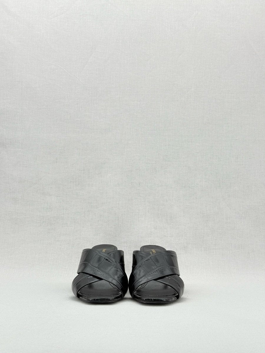 Pre - loved SAINT LAURENT Loulou Black Size EU 38.5 Mules at Reems Closet