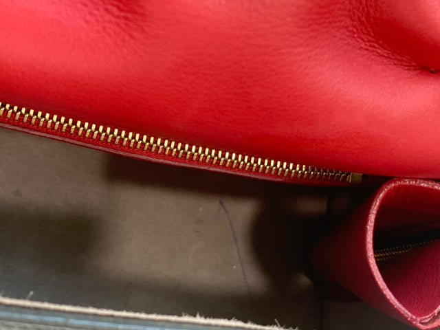 Pre - loved SALVATORE FERRAGAMO Jet Set Black Top Handle at Reems Closet