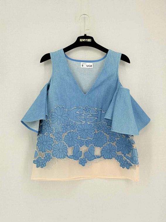 Pre-loved SAUCE Blue Floral Applique Size Small Top at Reems Closet