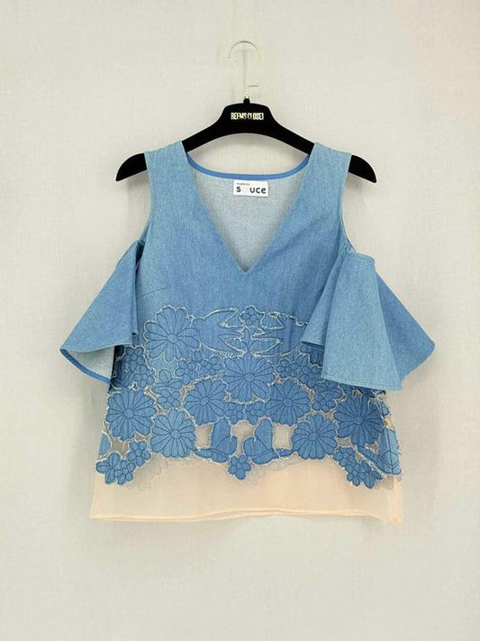 Pre-loved SAUCE Blue Floral Applique Size Small Top at Reems Closet