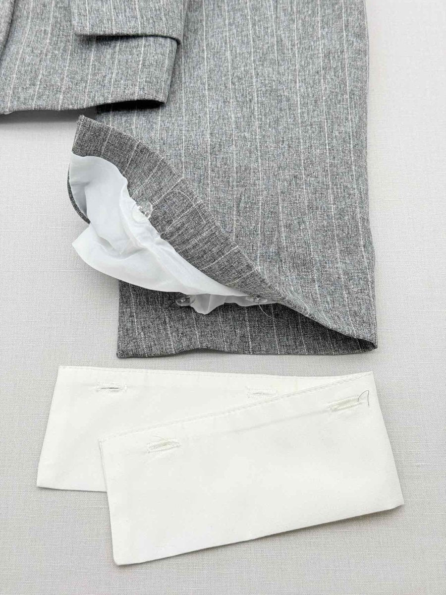 Pre - loved SENTRE Grey Size XLarge Jacket at Reems Closet