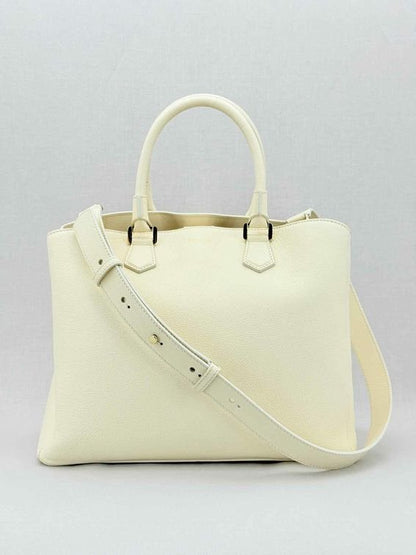 Pre - loved SERAPIAN Luna Zip Cream Tote Bag at Reems Closet