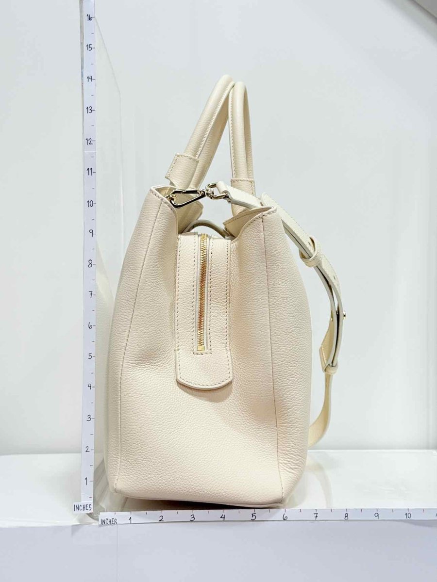 Pre - loved SERAPIAN Luna Zip Cream Tote Bag at Reems Closet