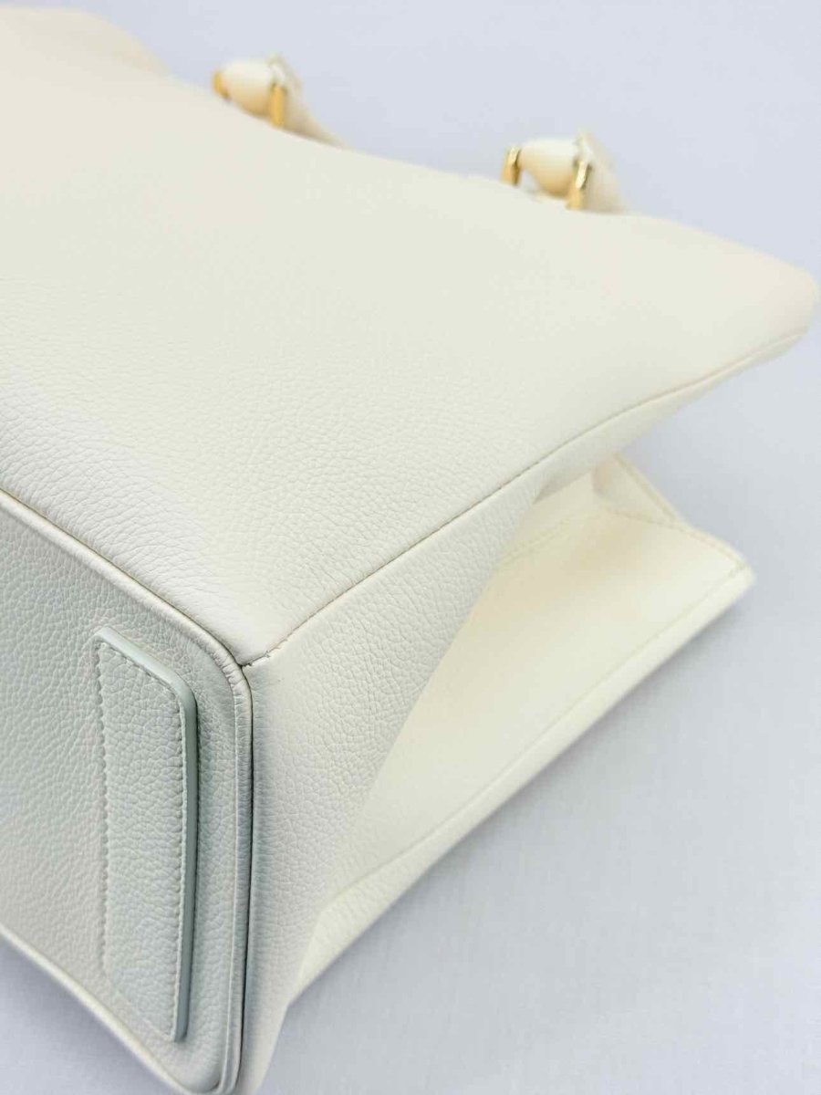 Pre - loved SERAPIAN Luna Zip Cream Tote Bag at Reems Closet