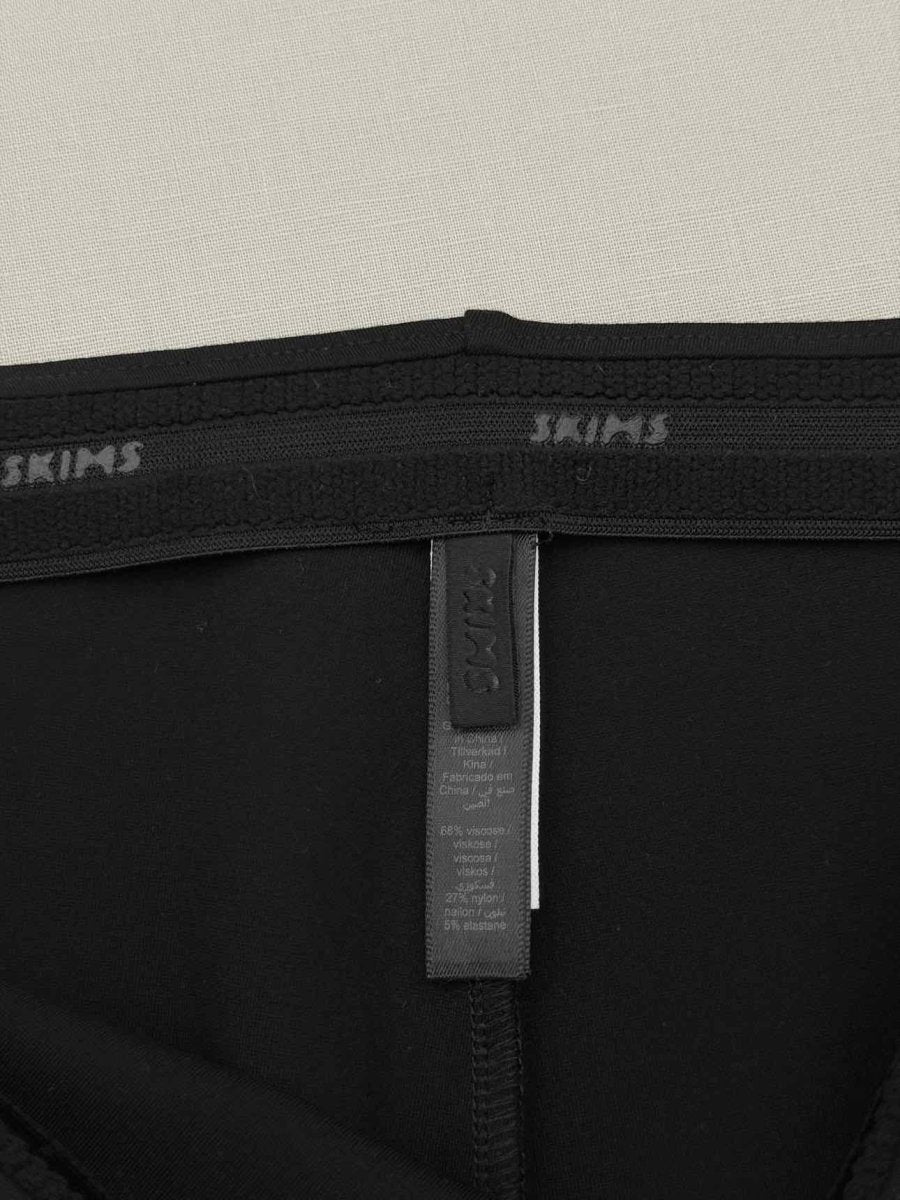 Pre-loved SKIMS Black Size Small Leggings at Reems Closet