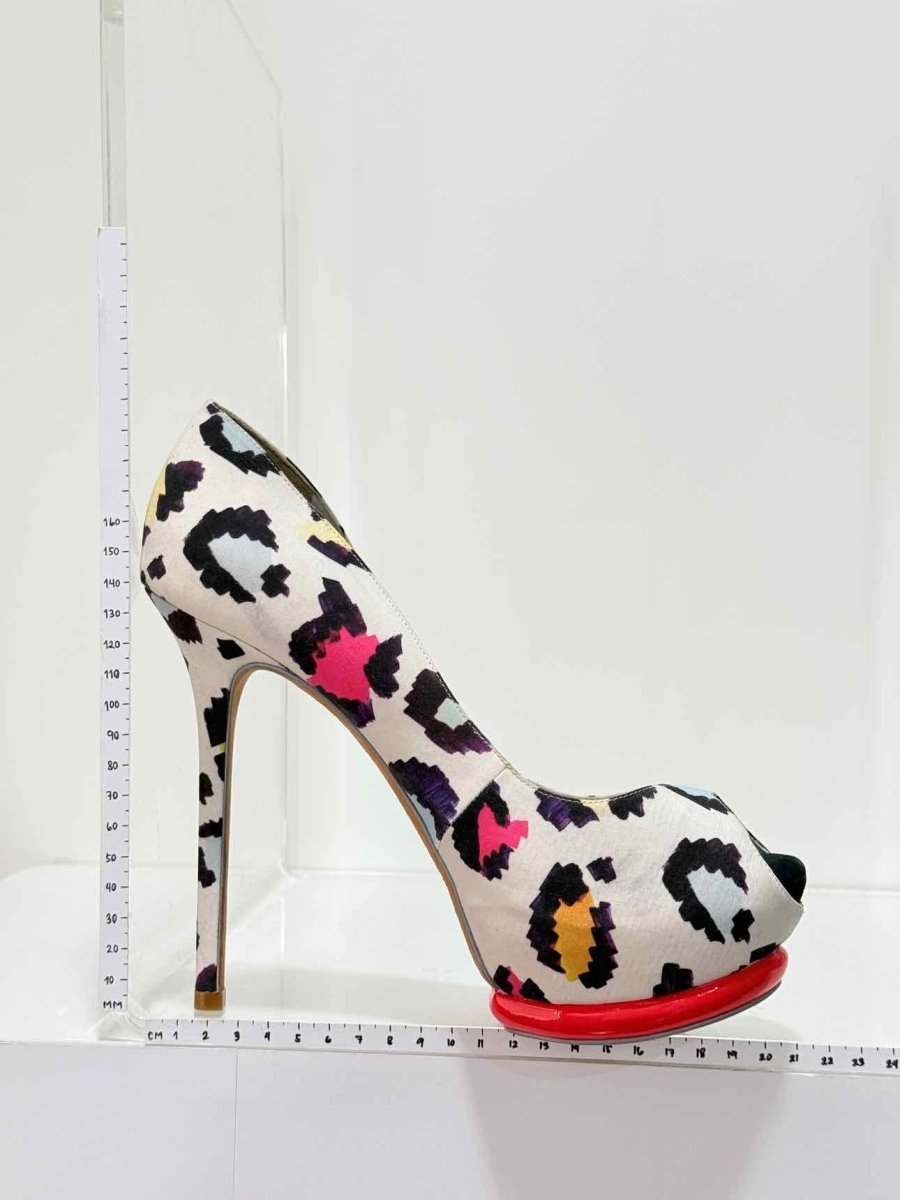 Pre-loved SOPHIA WEBSTER White Multicolor Size EU 40.5 Pumps at Reems Closet