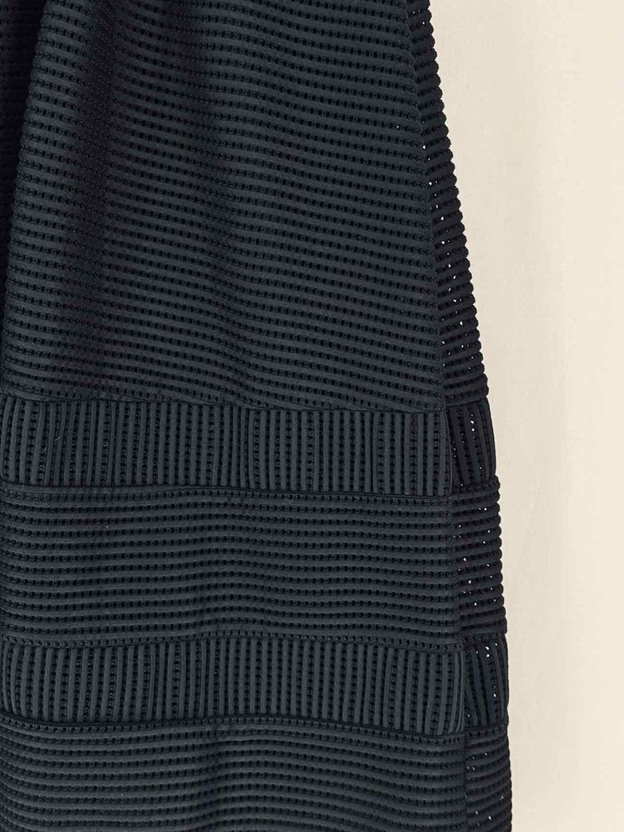 Pre - loved SPOTLIGHTBYWAREHOUSE Black Size US 6 Knee Length Skirt at Reems Closet
