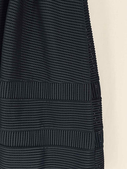 Pre - loved SPOTLIGHTBYWAREHOUSE Black Size US 6 Knee Length Skirt at Reems Closet