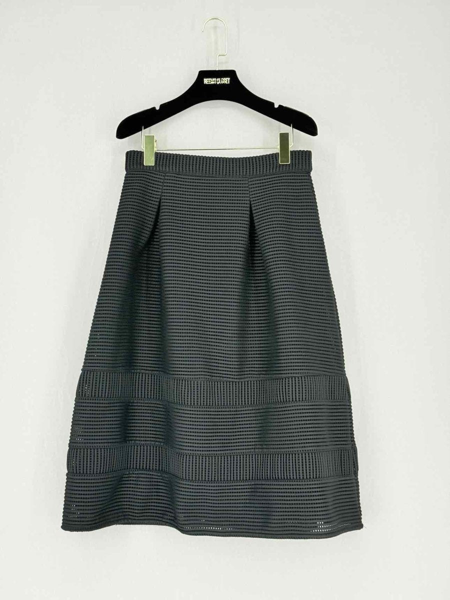 Pre - loved SPOTLIGHTBYWAREHOUSE Black Size US 6 Knee Length Skirt at Reems Closet