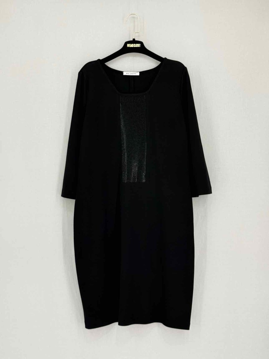 Pre-loved ST. JOHN Black Size Large Knee Length Dress at Reems Closet