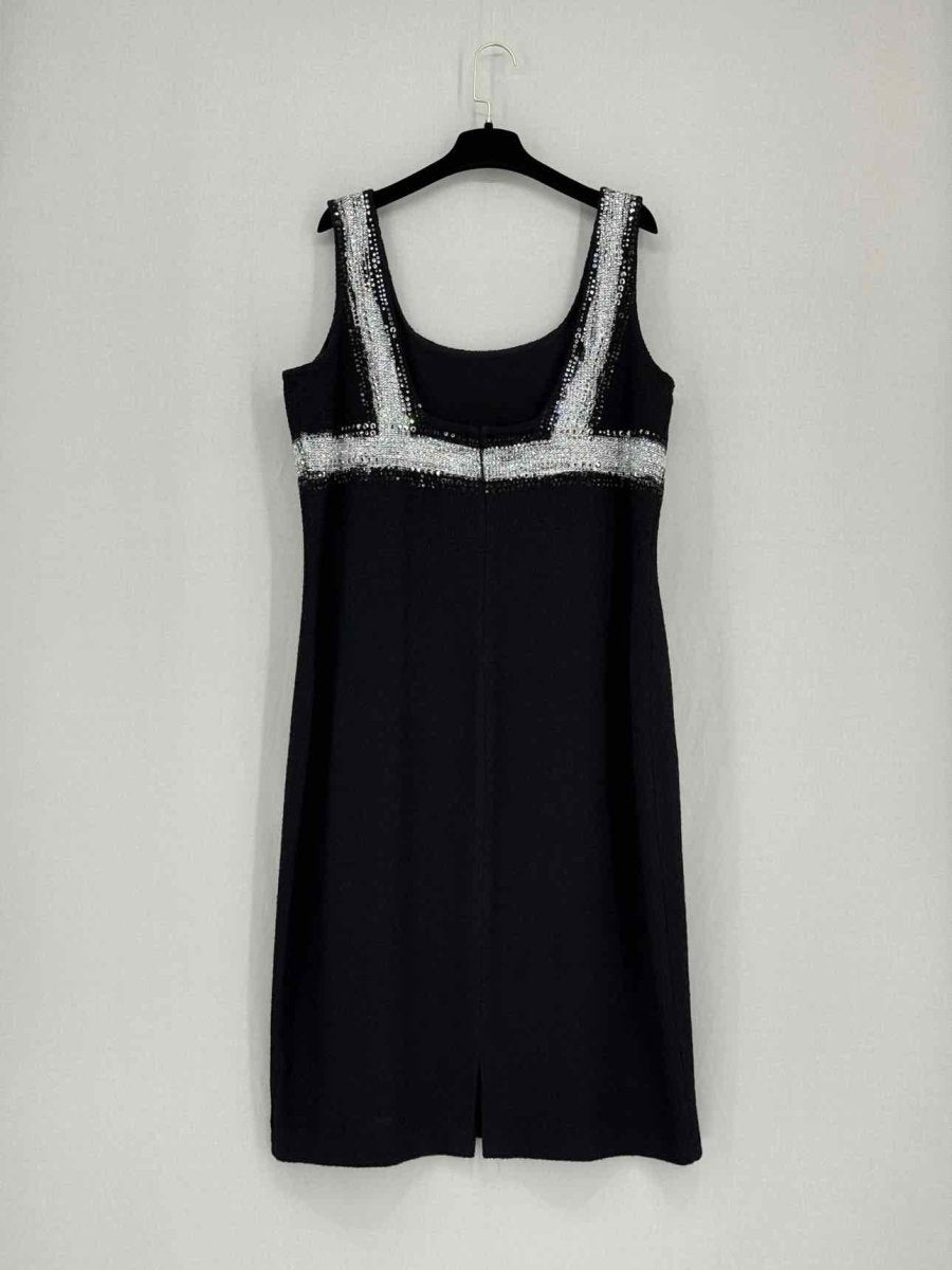 Pre - loved ST. JOHN Black Size US 16 Knee Length Dress at Reems Closet
