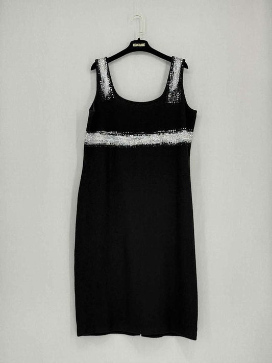 Pre - loved ST. JOHN Black Size US 16 Knee Length Dress at Reems Closet