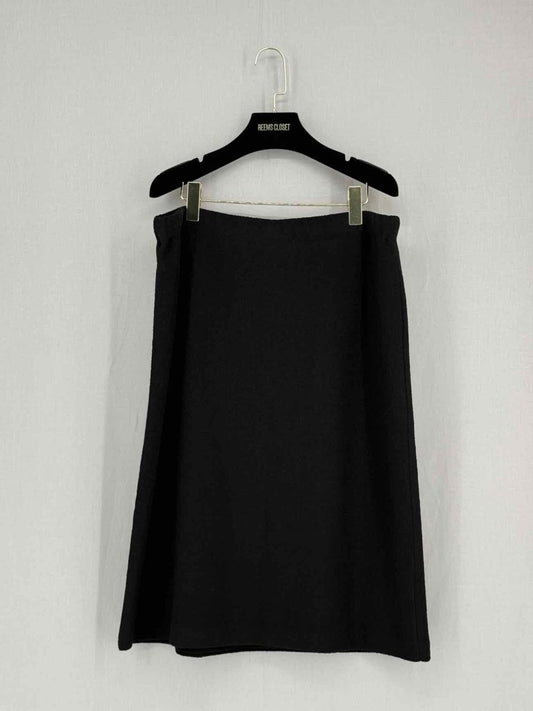 Pre - loved ST. JOHN Black Size US 16 Knee Length Skirt at Reems Closet