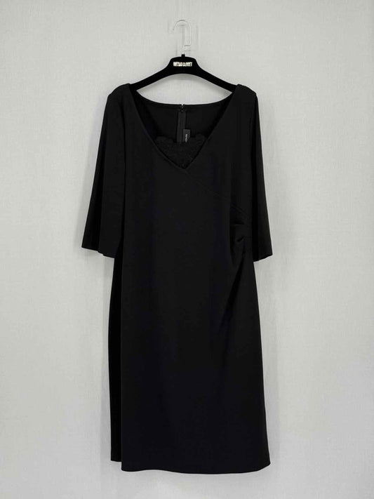 Pre - loved ST. JOHN Black Size US 18 Knee Length Dress at Reems Closet
