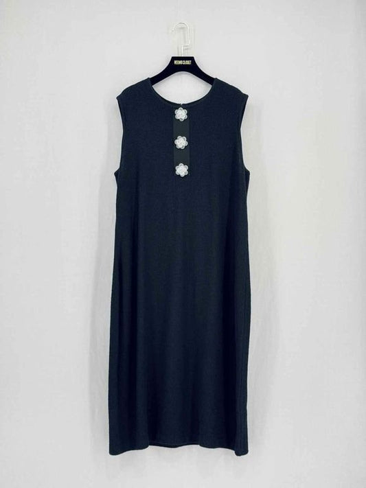 Pre - loved ST. JOHN COLLECTION Black Size US 16 Knee Length Dress at Reems Closet