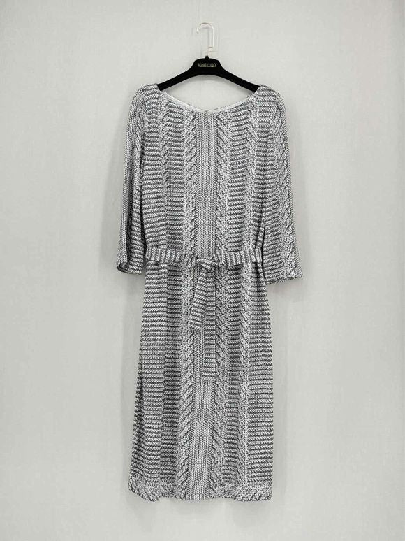 Pre - loved ST. JOHN Size US 16 Knee Length Dress at Reems Closet
