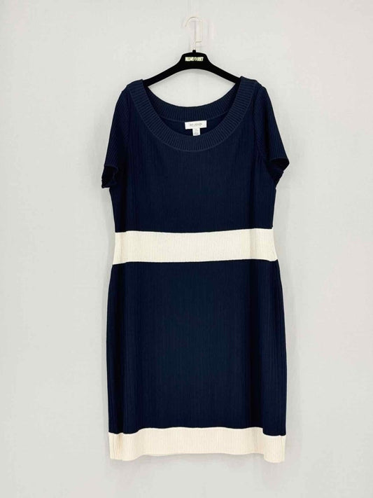 Pre-loved ST. JOHN Size XLarge Knee Length Dress at Reems Closet