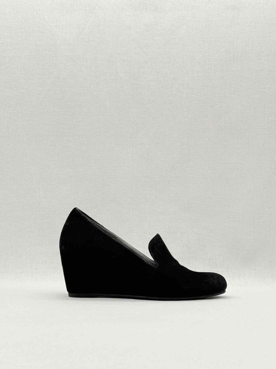 Pre - loved STUART WEITZMAN Wedge Black Size EU 37 Loafers at Reems Closet