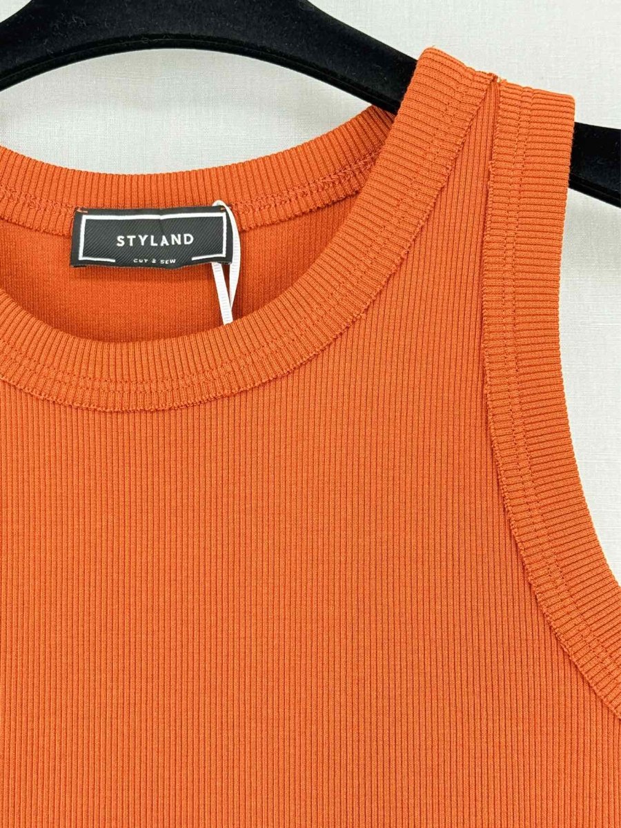 Pre - loved STYLAND Rusty Orange Ribbed Size US 6 Tank Top at Reems Closet