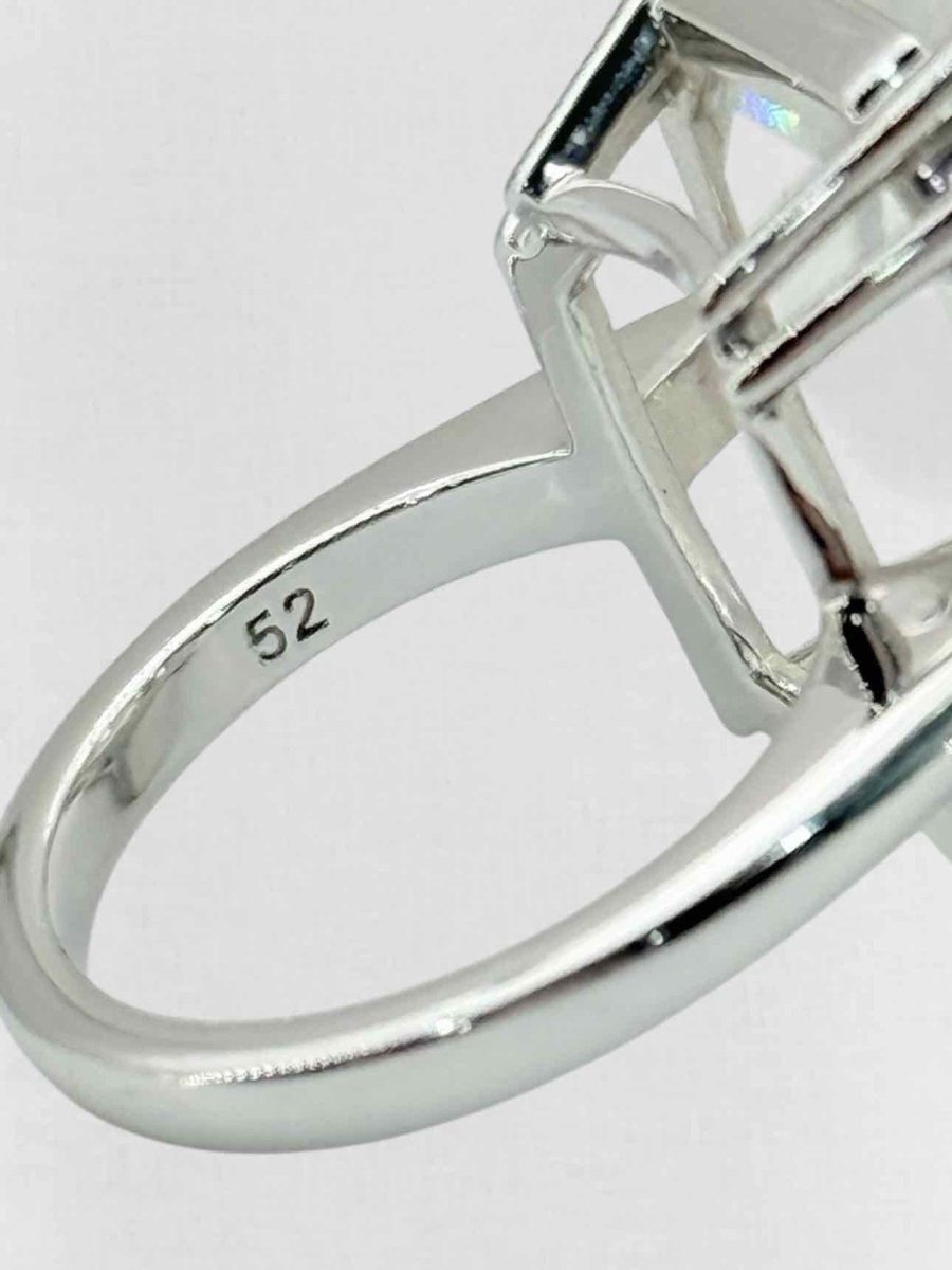 Pre - loved SWAROVSKI Fashion Ring at Reems Closet