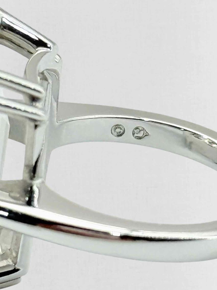 Pre - loved SWAROVSKI Fashion Ring at Reems Closet