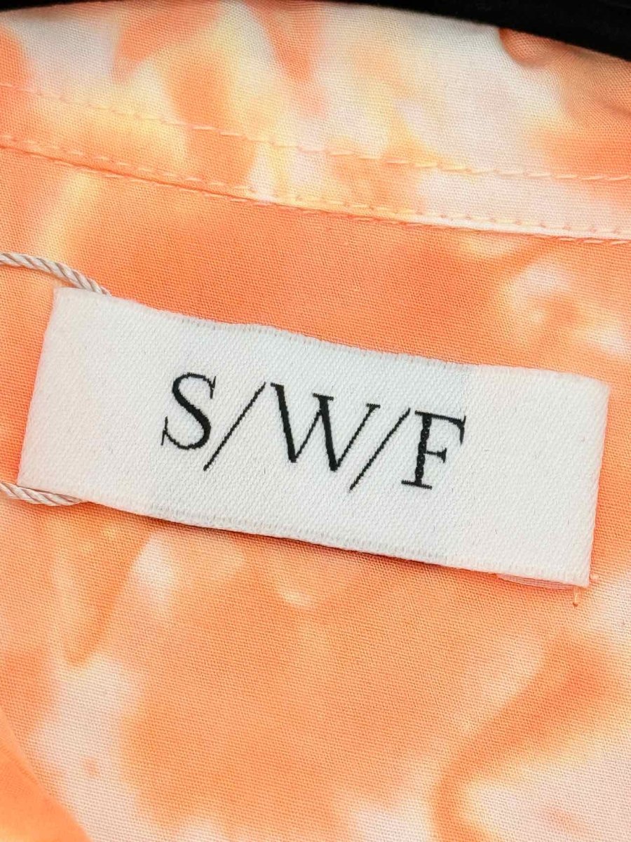 Pre - loved S/W/F Short Sleeve Orange & White Size Small Shirt at Reems Closet