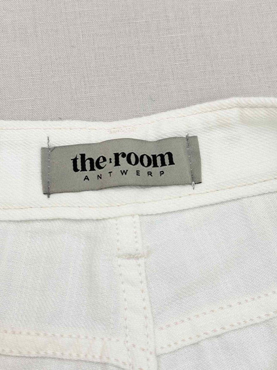 Pre-loved THE ROOM ANTWERP Baggy White Size Large Pants at Reems Closet