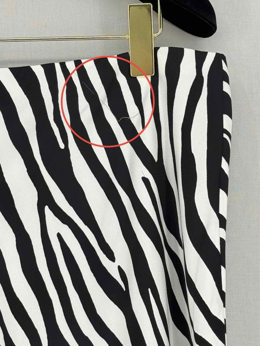 Pre - loved THEORY Black & White Size US 10 Knee Length Skirt at Reems Closet