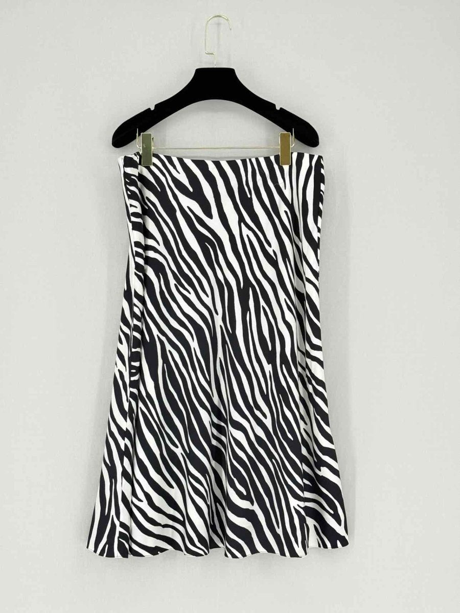 Pre - loved THEORY Black & White Size US 10 Knee Length Skirt at Reems Closet