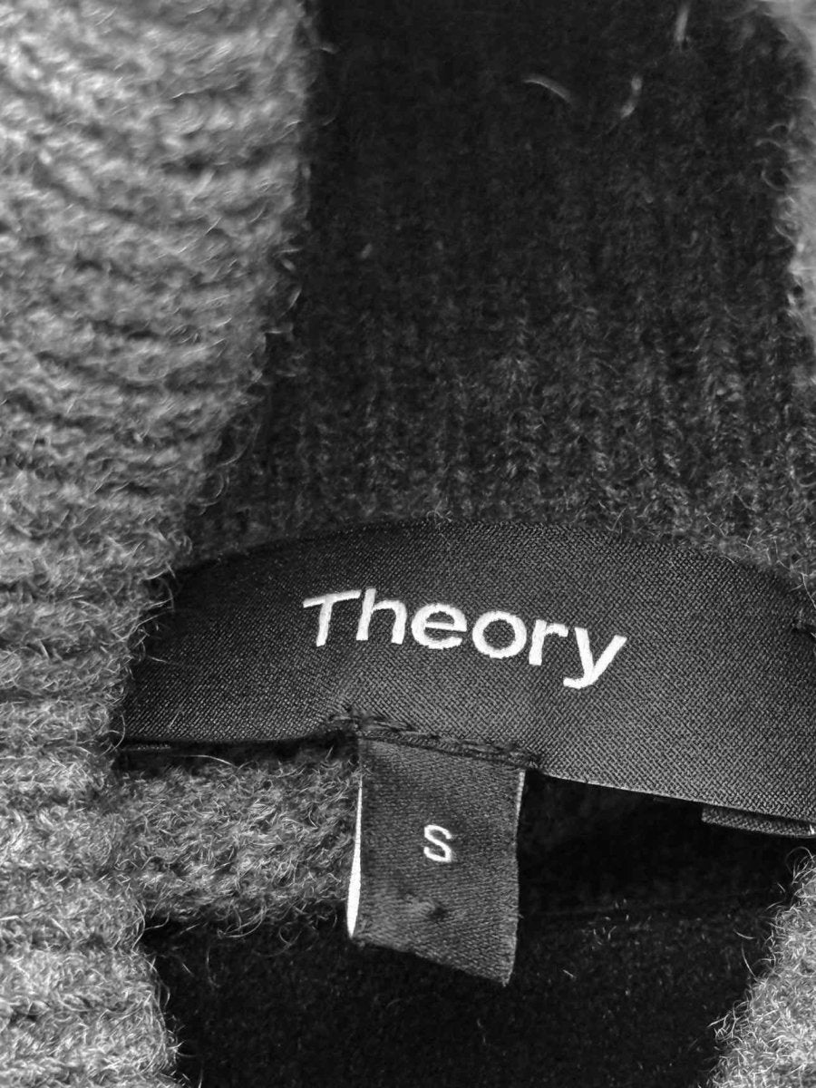 Pre - loved THEORY Grey Size Small Sweater at Reems Closet