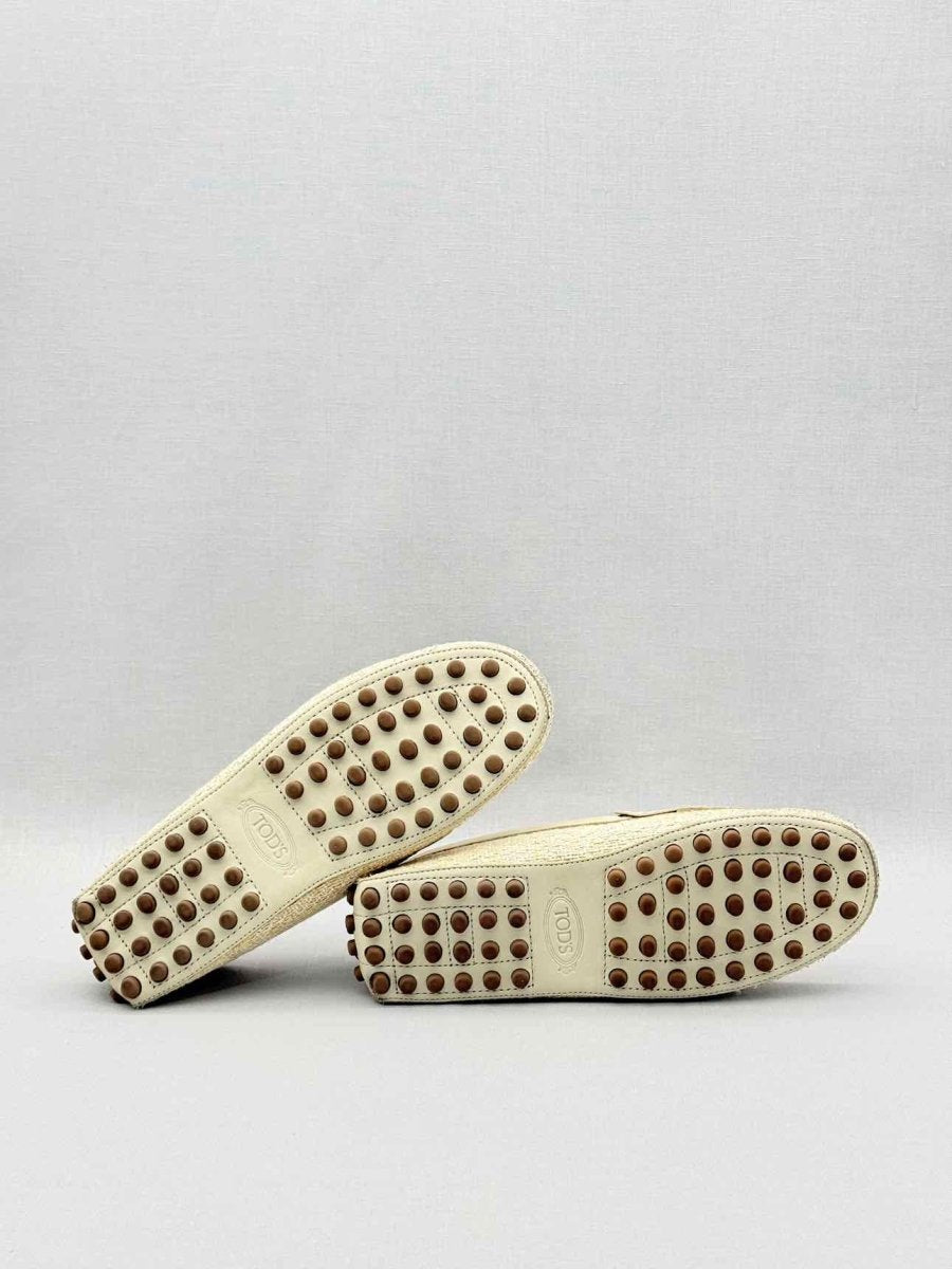 Pre-loved TOD'S Gommino Cream Size EU 35.5 Loafers at Reems Closet