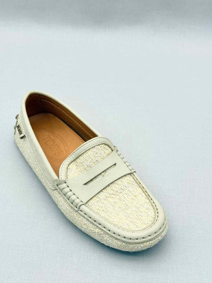 Pre-loved TOD'S Gommino Cream Size EU 35.5 Loafers at Reems Closet