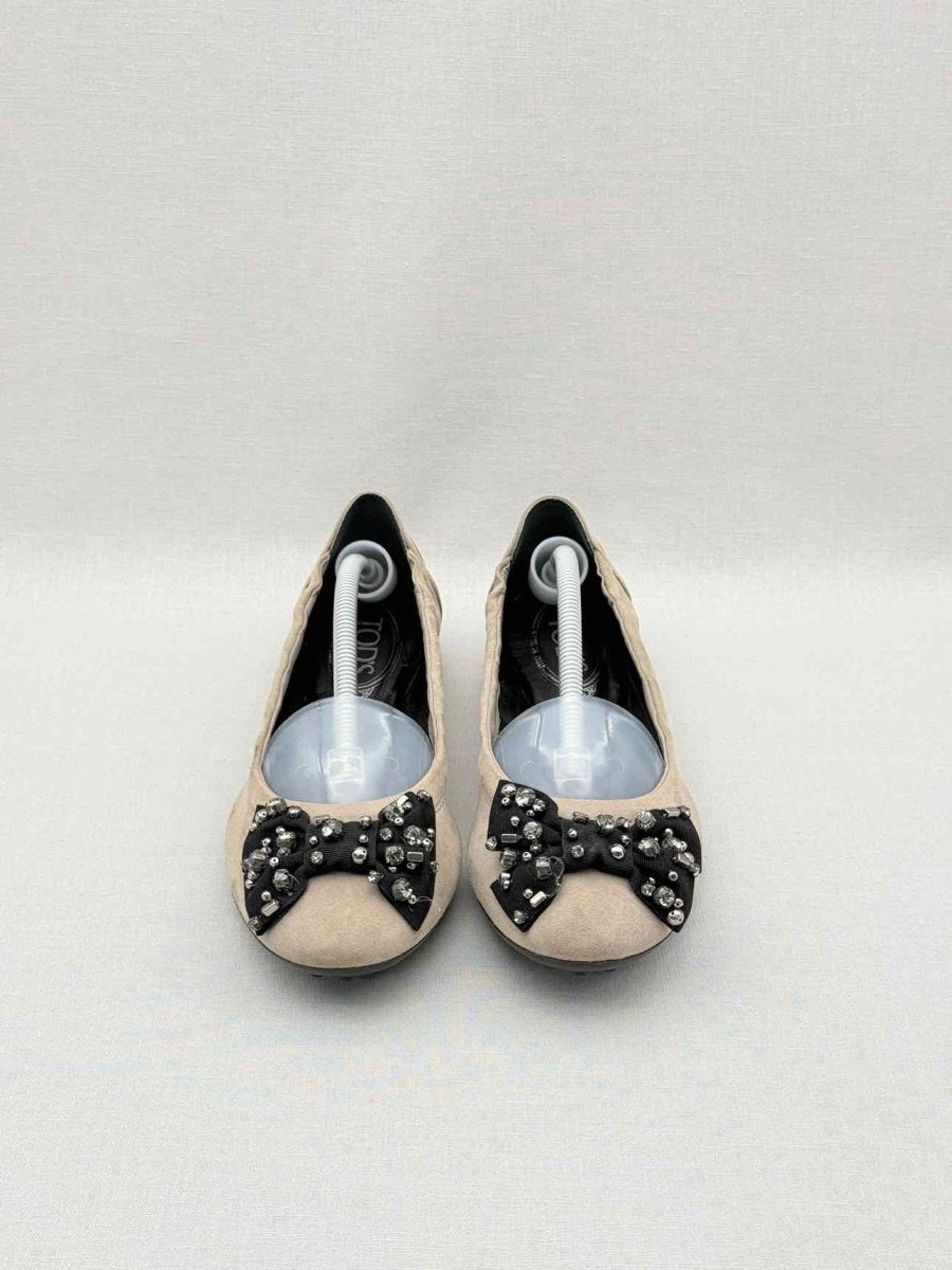 Pre-loved TOD'S Scrunch Nude Size EU 38.5 Ballet Flats at Reems Closet