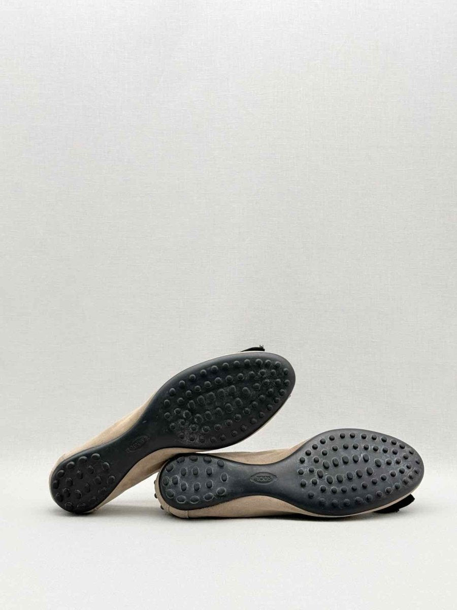 Pre-loved TOD'S Scrunch Nude Size EU 38.5 Ballet Flats at Reems Closet