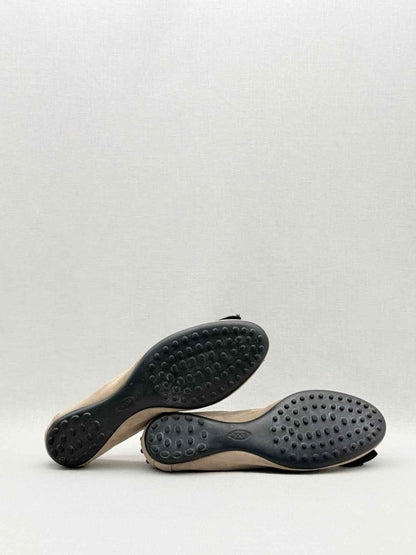 Pre-loved TOD'S Scrunch Nude Size EU 38.5 Ballet Flats at Reems Closet