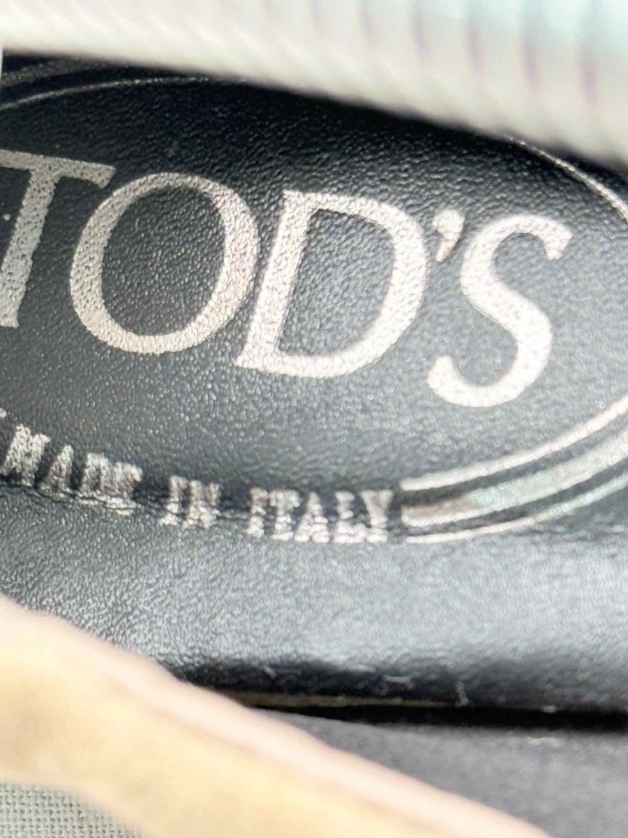 Pre-loved TOD'S Scrunch Nude Size EU 38.5 Ballet Flats at Reems Closet