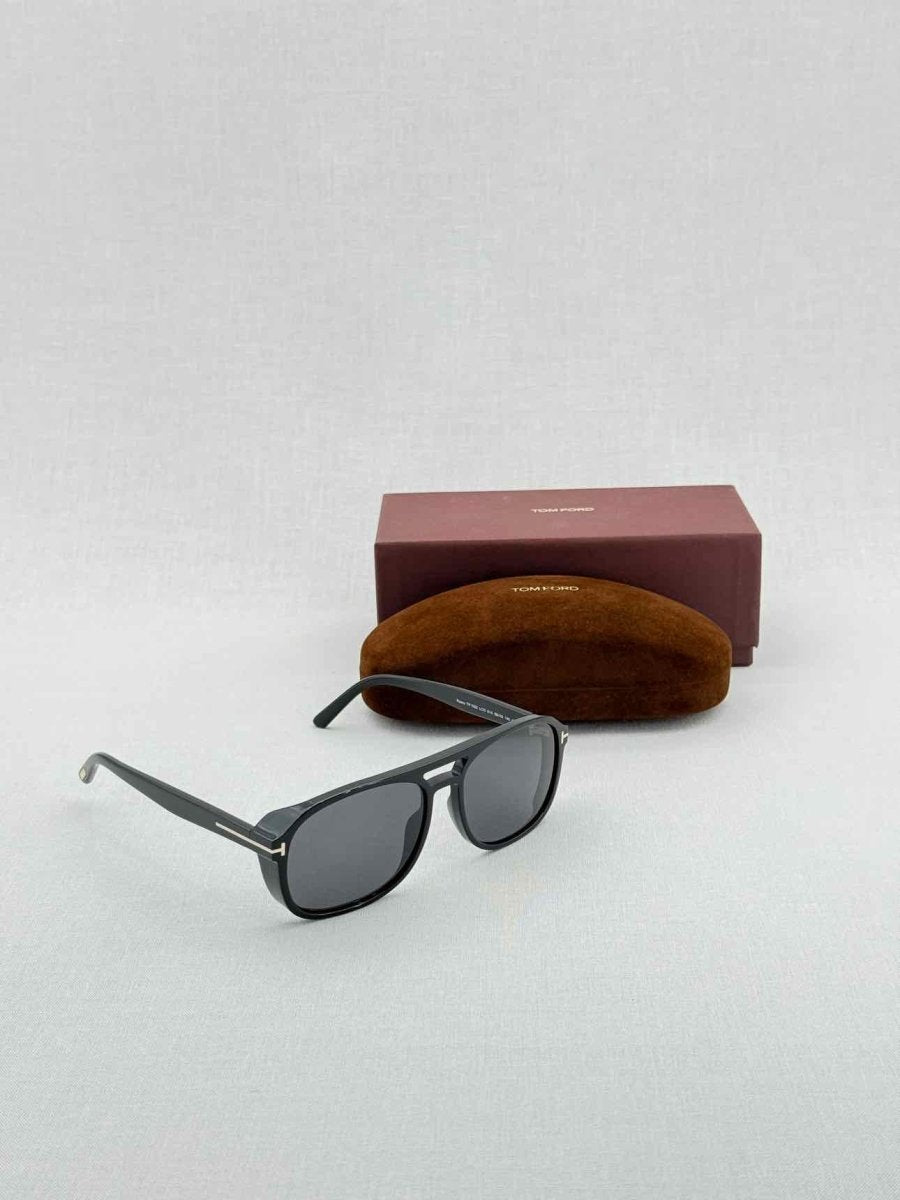 Pre - loved TOM FORD Black Sunglasses at Reems Closet