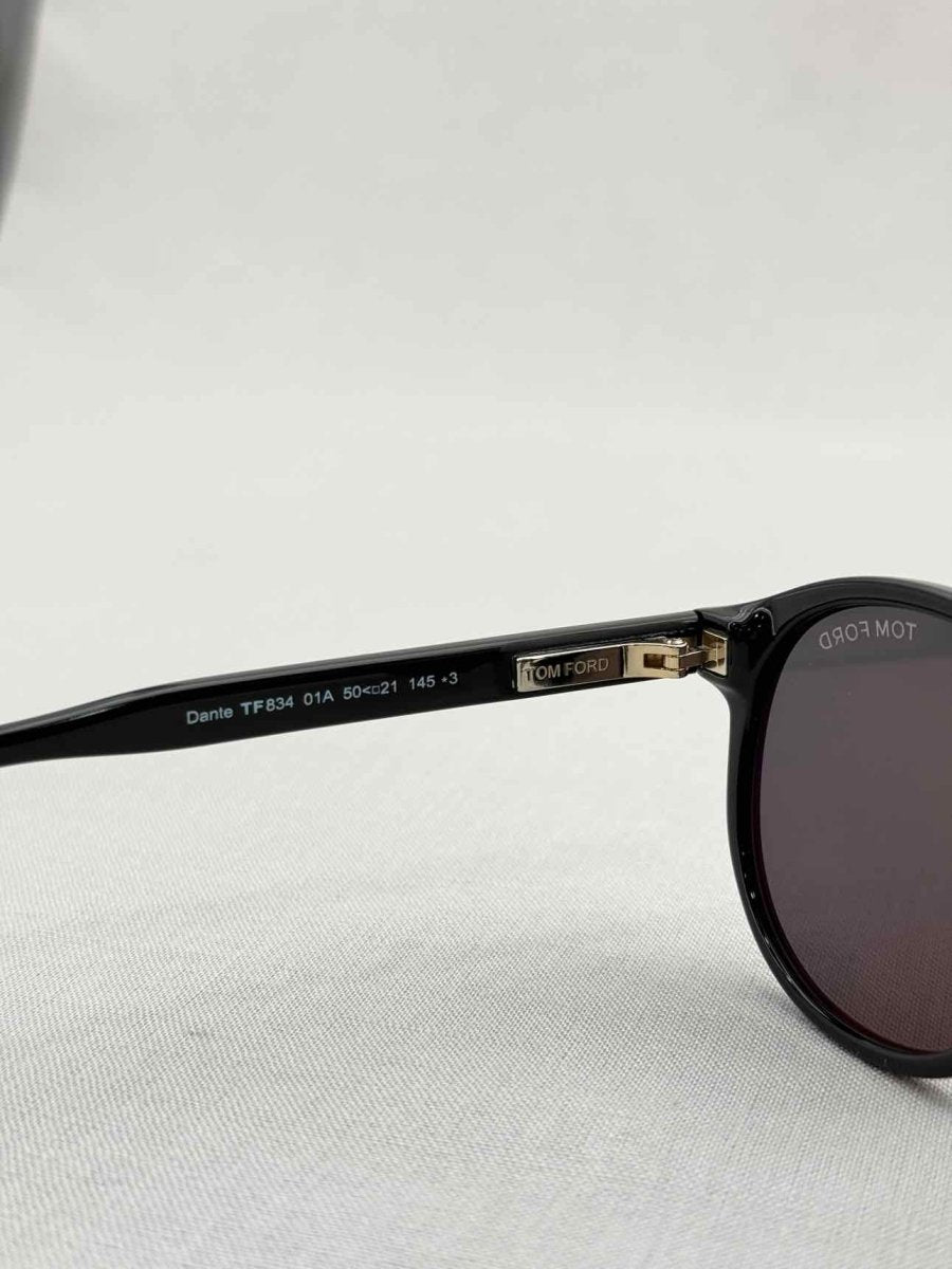 Pre - loved TOM FORD Black Sunglasses at Reems Closet