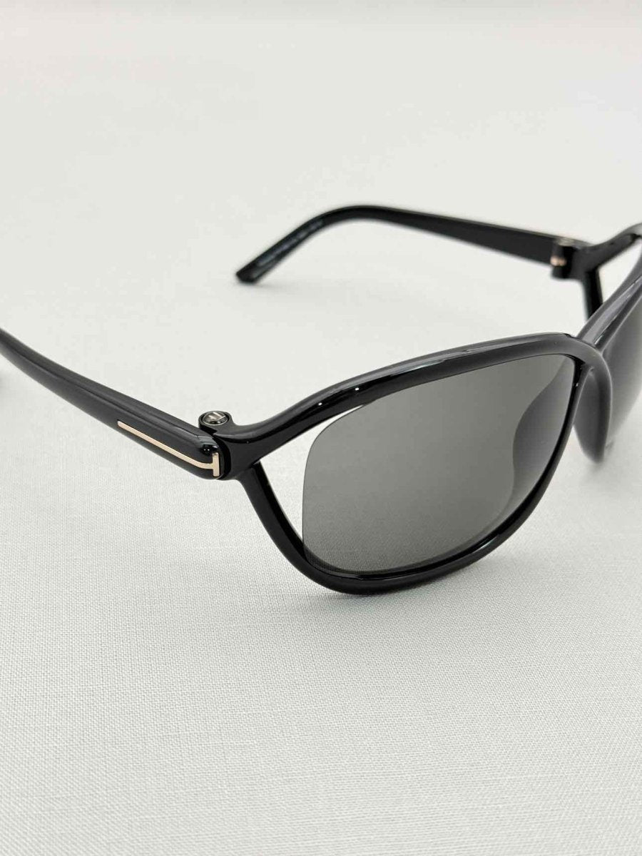 Pre-loved TOM FORD Black Sunglasses at Reems Closet
