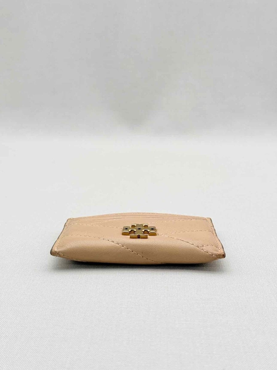 Pre-loved TORY BURCH Beige Chevron Quilted Card Case at Reems Closet