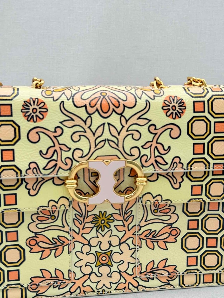 Pre-loved TORY BURCH Gemini Link Chain Beige Shoulder Bag at Reems Closet