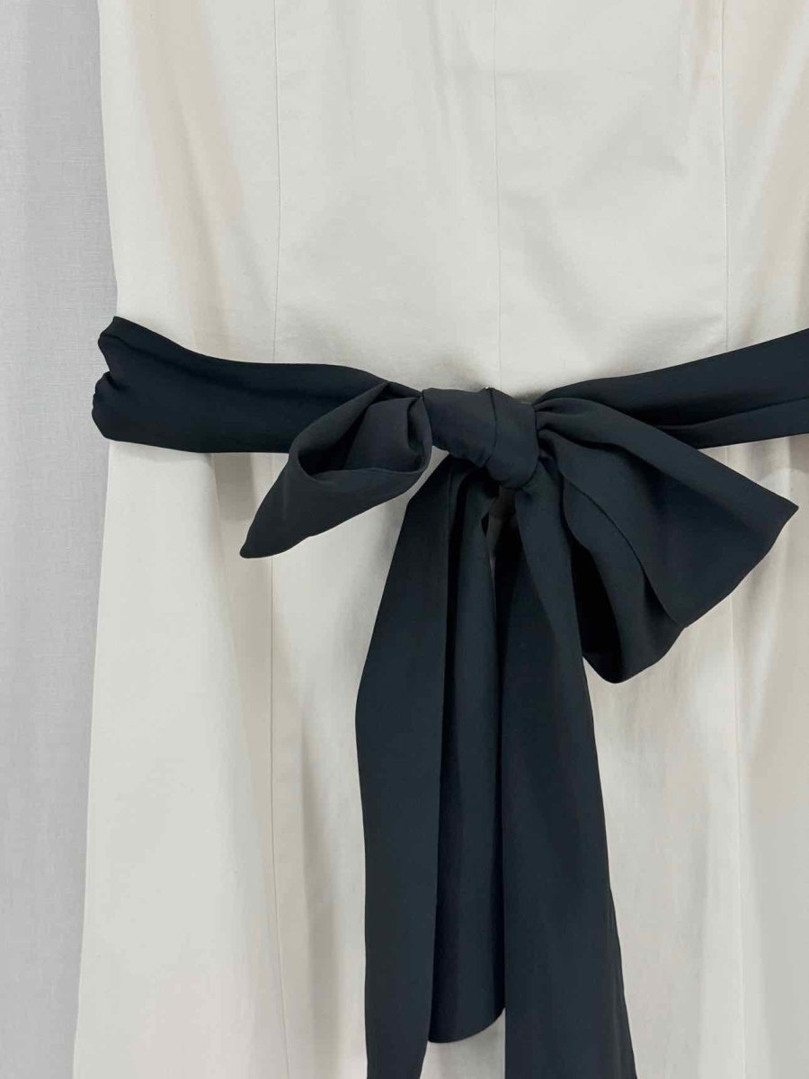 Pre - loved TRU TRUSSARDI Off - white Size US 6 Knee Length Dress at Reems Closet