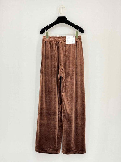 Pre - loved UNIQLO Dark Brown Size Medium Top & Pants Outfit at Reems Closet